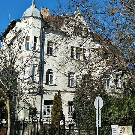 Park Gallery Apartment *